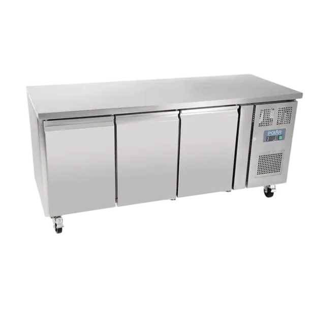 Polar UA048-A U-Series 3 Door Counter Fridge – 417L, Fan Cooling commercial kitchen equipment