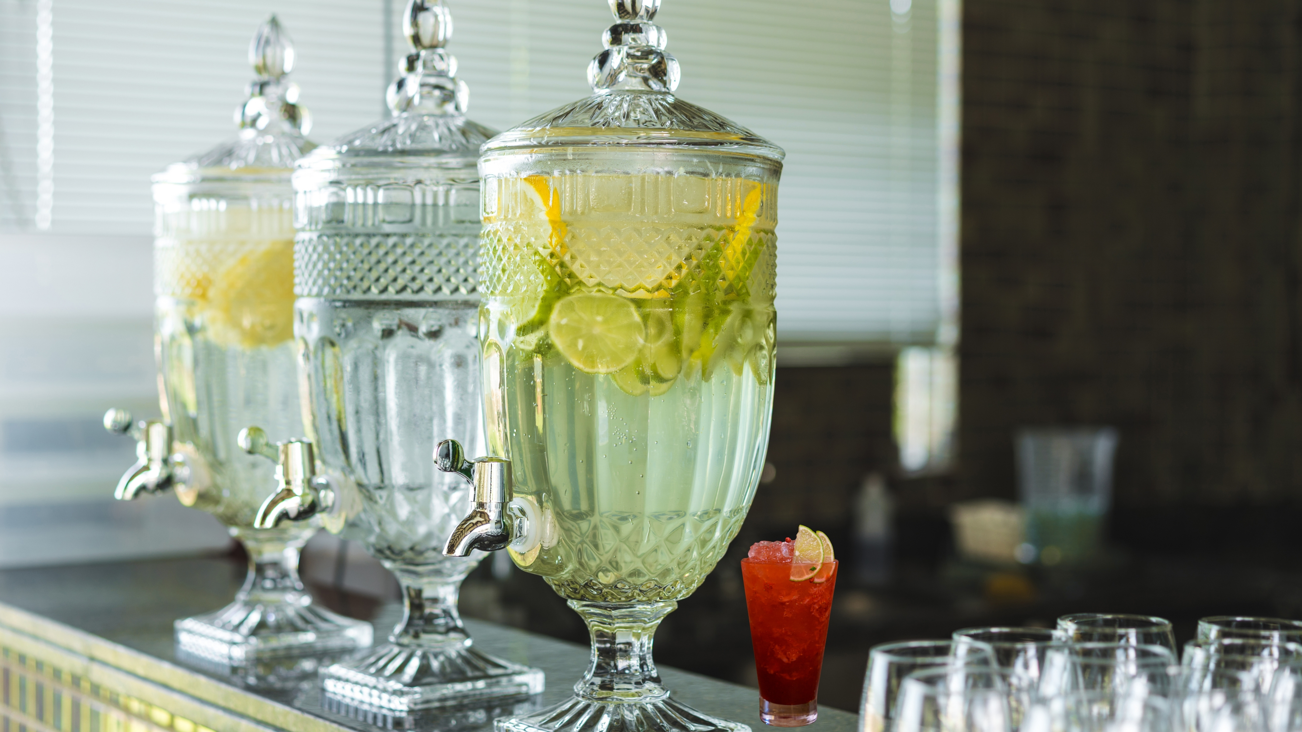 Slushie Machines vs Chilled Dispensers: Power, Capacity & Cleaning (Australia)