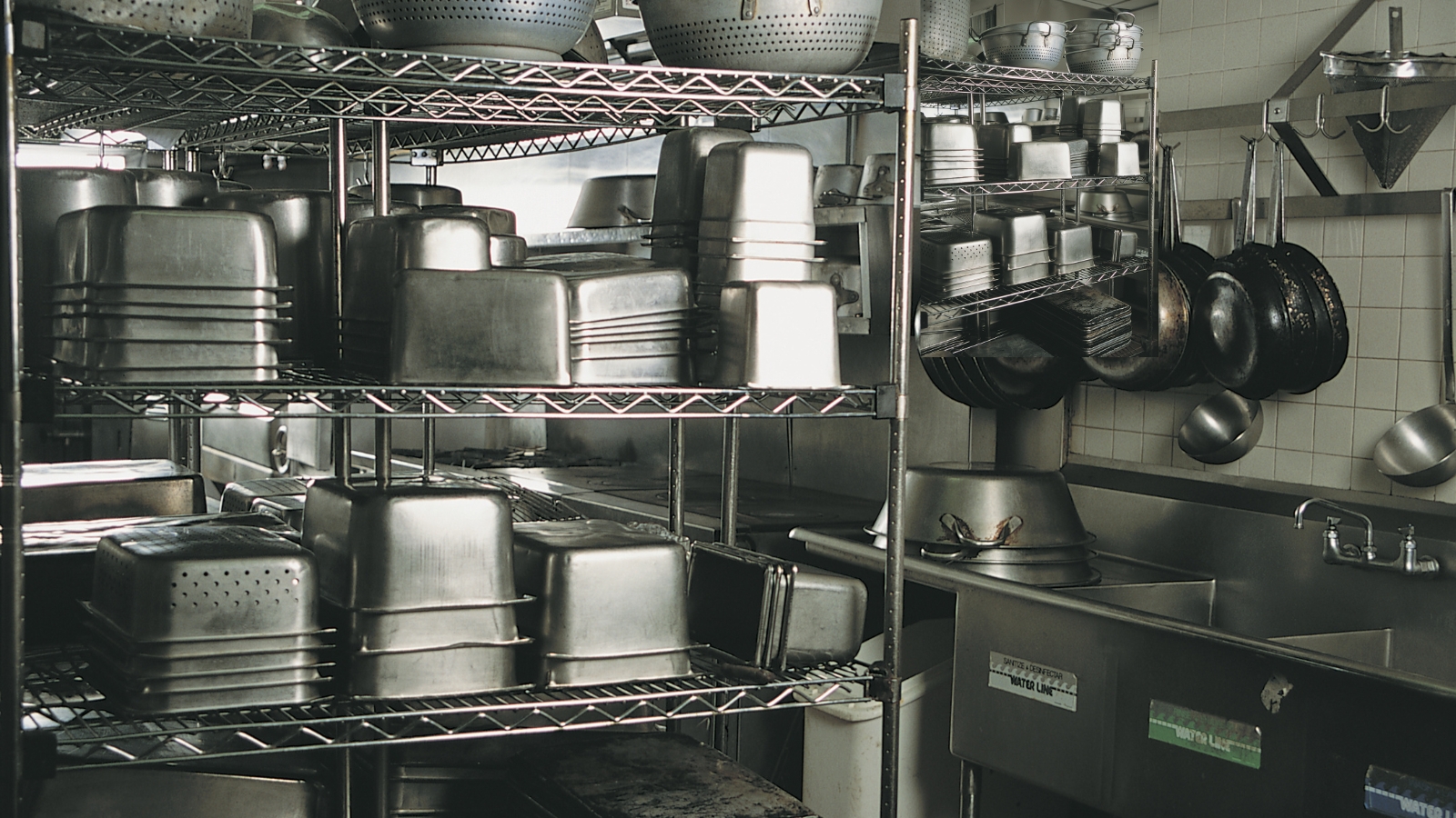 The Vertical Collapse: Why Your Kitchen Shelving Is Costing You $1,500/Month in Wasted Airspace