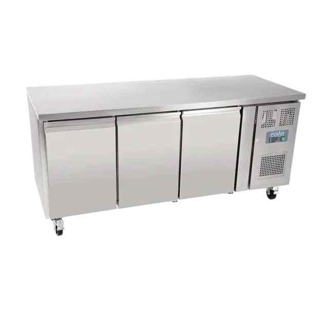 Polar UA048-A U-Series 3 Door Counter Fridge – 417L, Fan Cooling commercial kitchen equipment