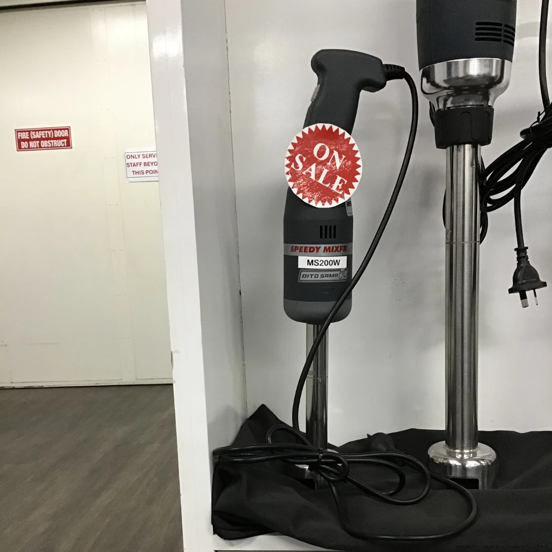 Ex-Showroom: Dito Sama Speedy Portable Mixer Stick Blenders 20cm Tube - MS200-VIC1051