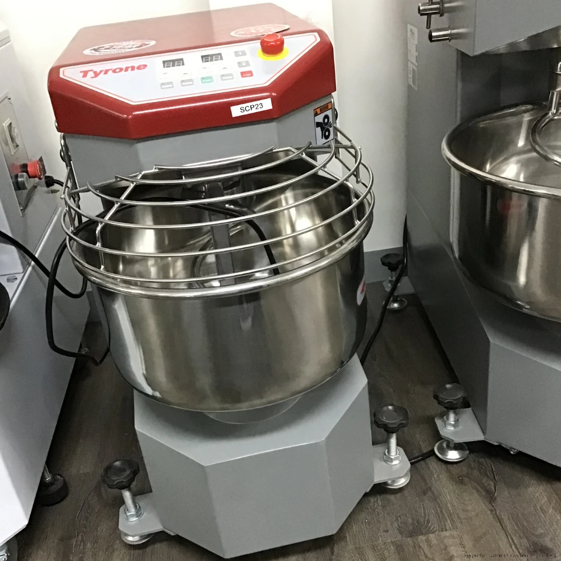 Ex-Showroom: Tyron Fixed Head Heavy Duty 23L Spiral Mixer - SCP23-VIC1066
